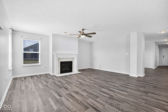 6069 N Cedarwood Drive, Mccordsville, IN 46055