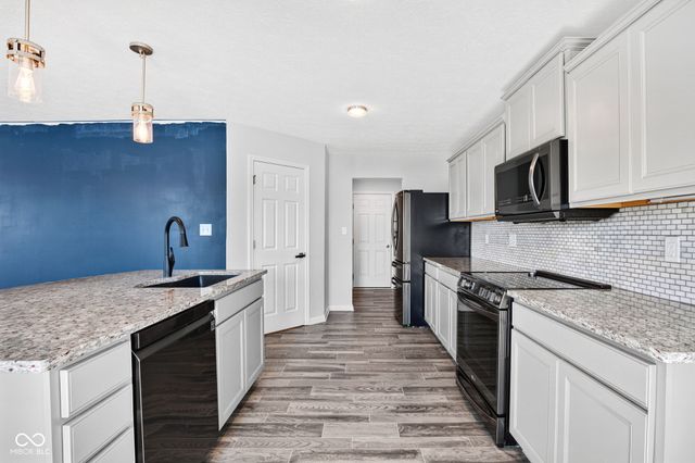 6069 N Cedarwood Drive, Mccordsville, IN 46055