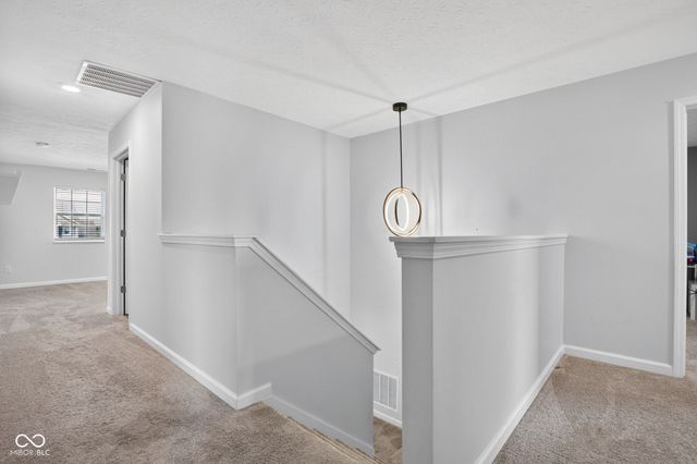 6069 N Cedarwood Drive, Mccordsville, IN 46055