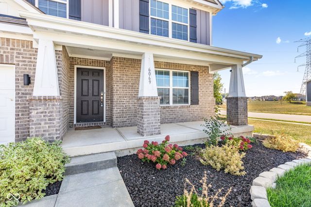 6069 N Cedarwood Drive, Mccordsville, IN 46055