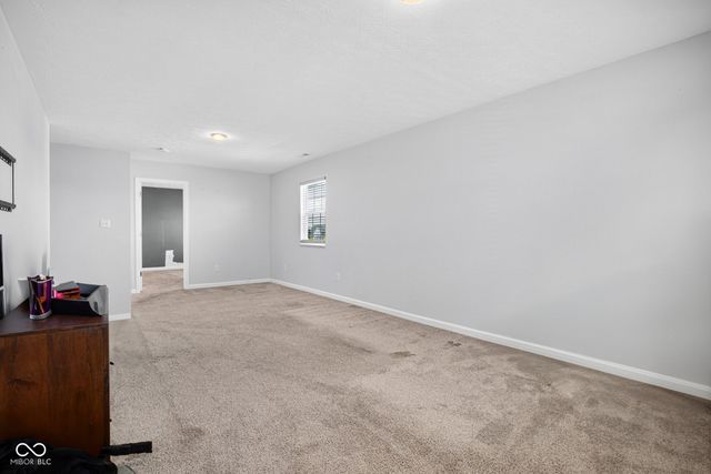 6069 N Cedarwood Drive, Mccordsville, IN 46055