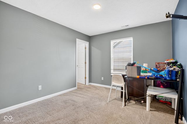 6069 N Cedarwood Drive, Mccordsville, IN 46055