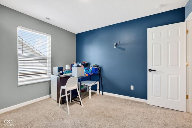 6069 N Cedarwood Drive, Mccordsville, IN 46055