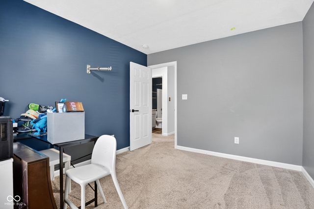 6069 N Cedarwood Drive, Mccordsville, IN 46055