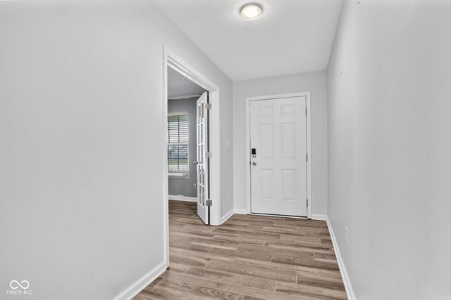 6069 N Cedarwood Drive, Mccordsville, IN 46055