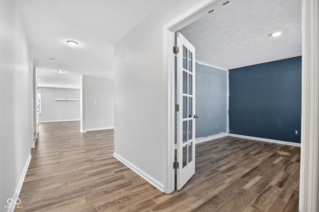 6069 N Cedarwood Drive, Mccordsville, IN 46055