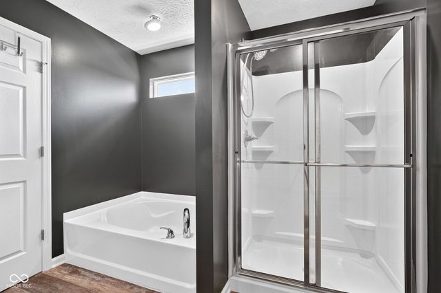 6069 N Cedarwood Drive, Mccordsville, IN 46055