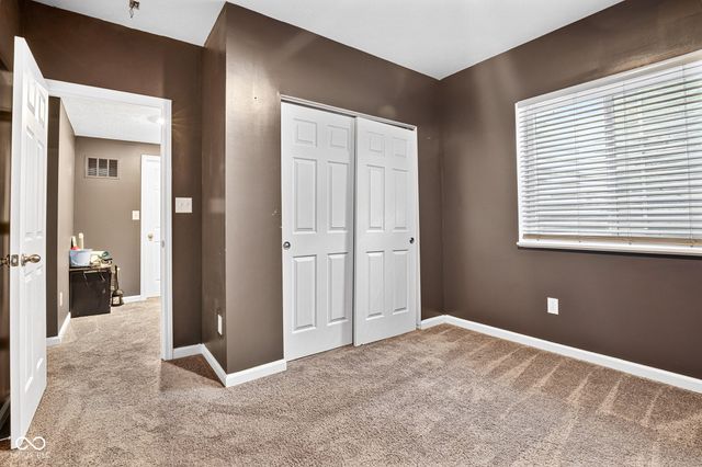 6069 N Cedarwood Drive, Mccordsville, IN 46055