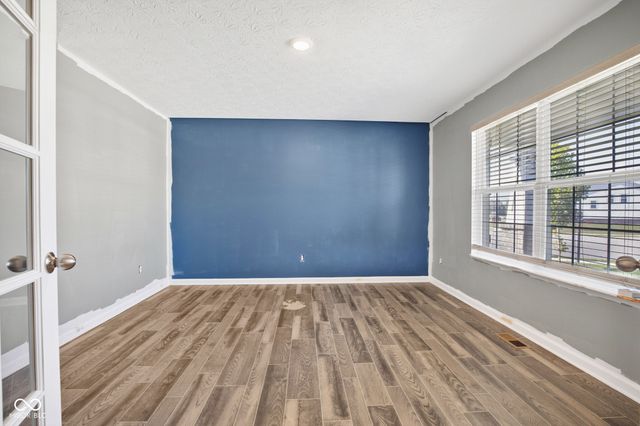 6069 N Cedarwood Drive, Mccordsville, IN 46055