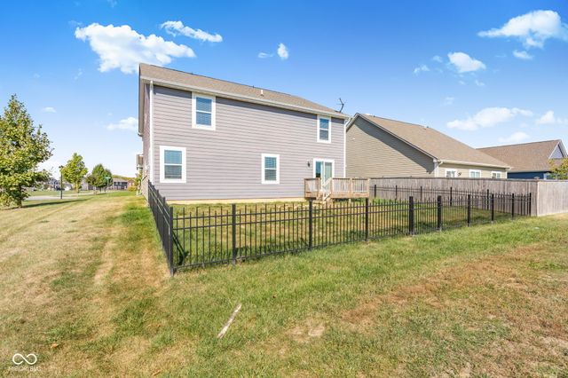 6069 N Cedarwood Drive, Mccordsville, IN 46055