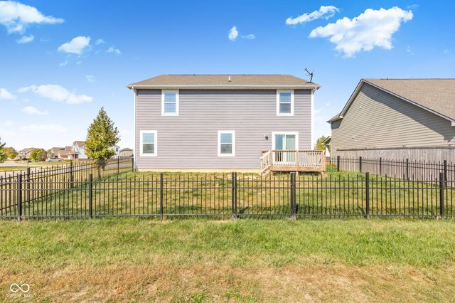 6069 N Cedarwood Drive, Mccordsville, IN 46055