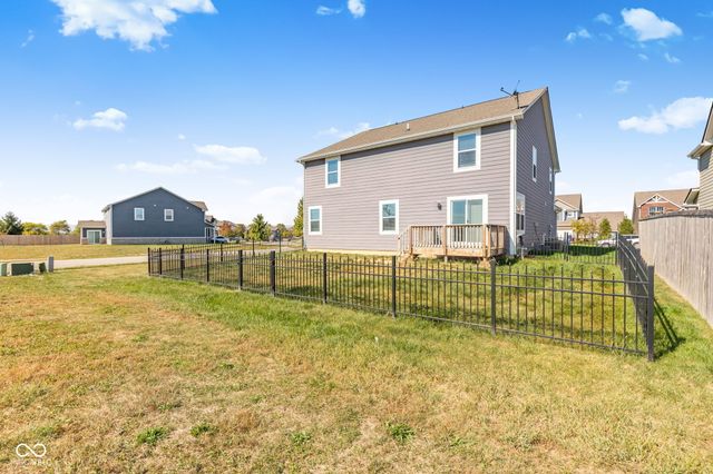 6069 N Cedarwood Drive, Mccordsville, IN 46055