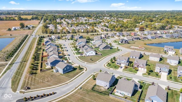 6069 N Cedarwood Drive, Mccordsville, IN 46055