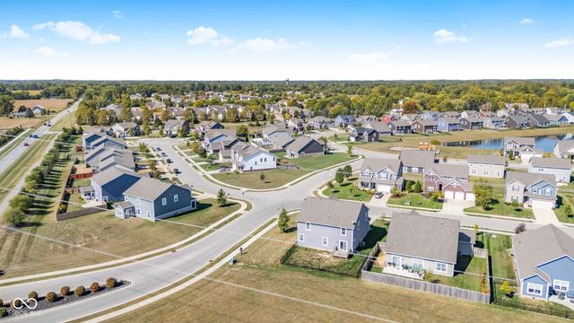 6069 N Cedarwood Drive, Mccordsville, IN 46055