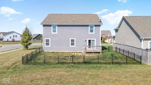 6069 N Cedarwood Drive, Mccordsville, IN 46055