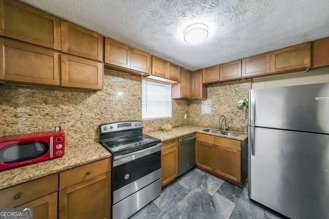 400 Winding River Drive E, Atlanta, GA 30350