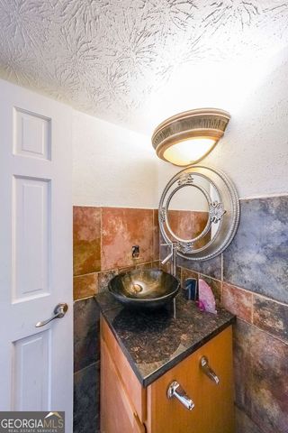 400 Winding River Drive E, Atlanta, GA 30350