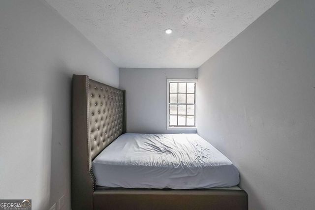 400 Winding River Drive E, Atlanta, GA 30350