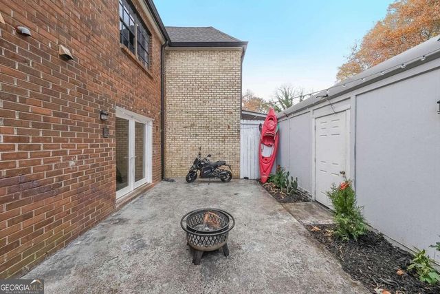 400 Winding River Drive E, Atlanta, GA 30350