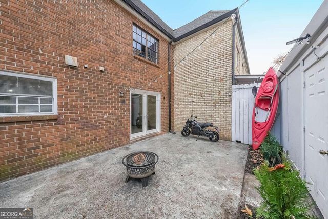 400 Winding River Drive E, Atlanta, GA 30350