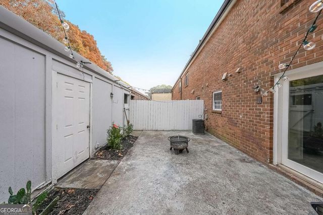 400 Winding River Drive E, Atlanta, GA 30350