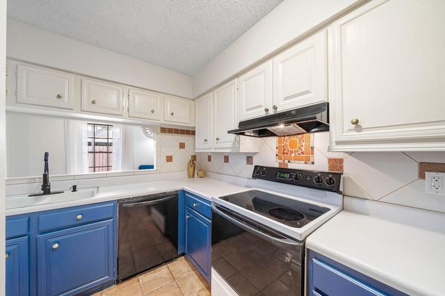 17116 Beaver Springs Drive 7, Houston, TX 77090