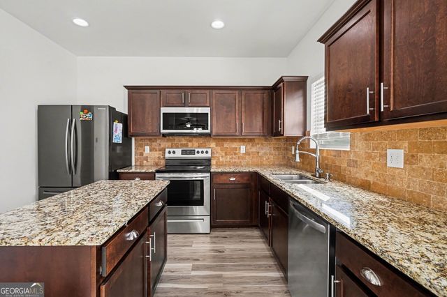 216 Loganview Drive, Loganville, GA 30052