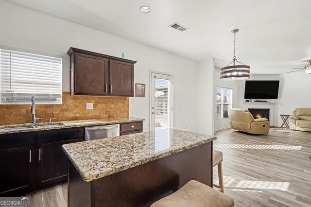 216 Loganview Drive, Loganville, GA 30052