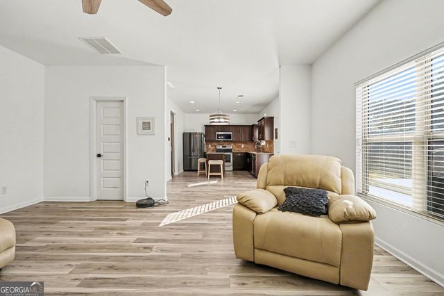 216 Loganview Drive, Loganville, GA 30052