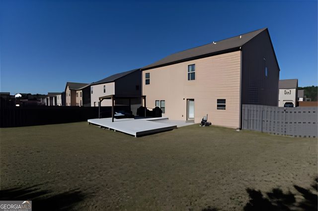 216 Loganview Drive, Loganville, GA 30052