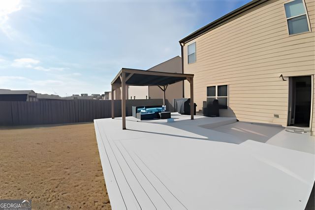 216 Loganview Drive, Loganville, GA 30052