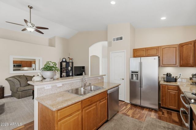 1101 W DAVIS Road, Phoenix, AZ 85023