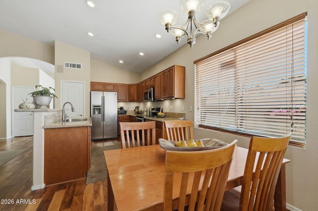 1101 W DAVIS Road, Phoenix, AZ 85023