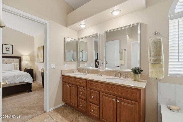 1101 W DAVIS Road, Phoenix, AZ 85023