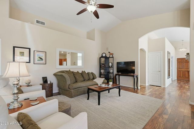 1101 W DAVIS Road, Phoenix, AZ 85023