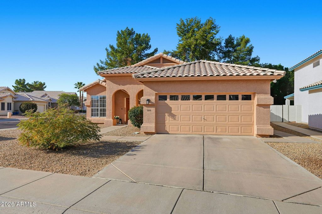 1101 W DAVIS Road, Phoenix, AZ 85023