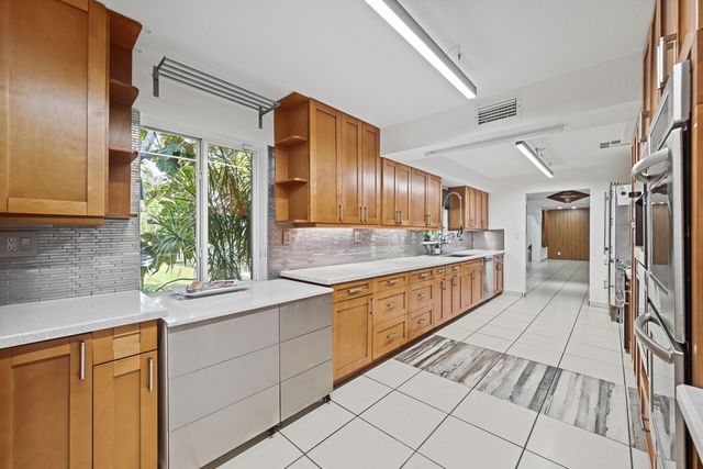 816 NW 66th Avenue, Plantation, FL 33317