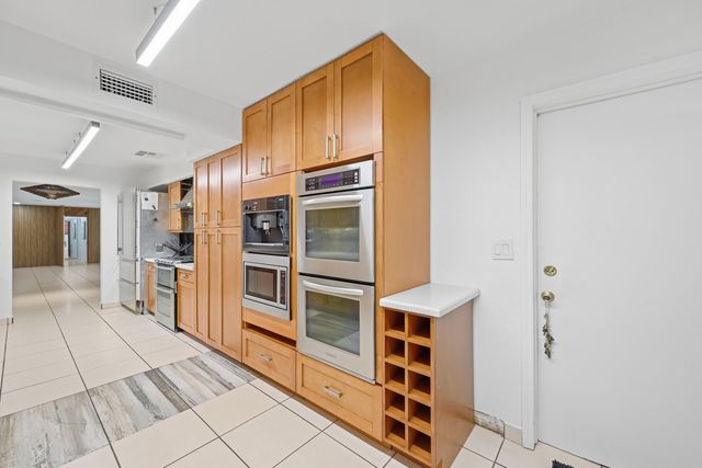 816 NW 66th Avenue, Plantation, FL 33317