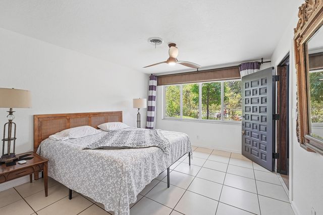 816 NW 66th Avenue, Plantation, FL 33317