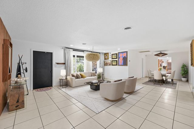 816 NW 66th Avenue, Plantation, FL 33317