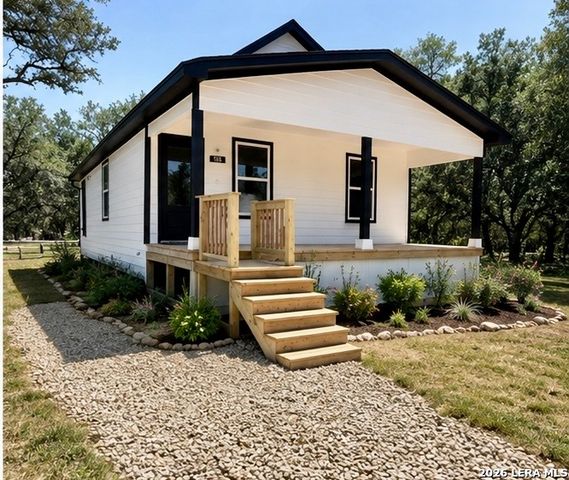 918 Scenic Dr, Bandera, TX 78003