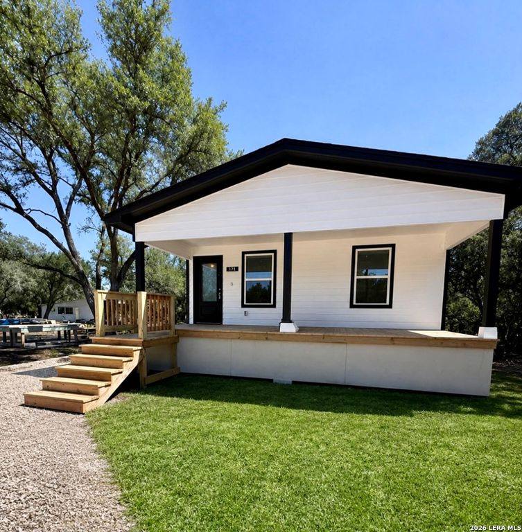 918 Scenic Dr, Bandera, TX 78003