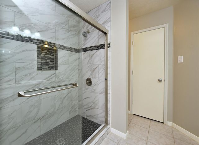 18302 Campbellford Drive, Tomball, TX 77377