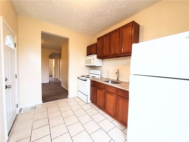114 Earl St, Elliott, PA 15204