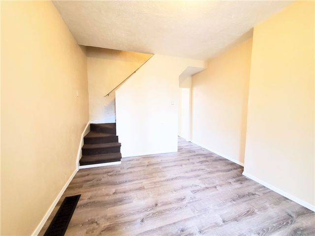 114 Earl St, Elliott, PA 15204