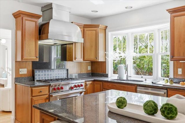 620 Vera Avenue, Redwood City, CA 94061