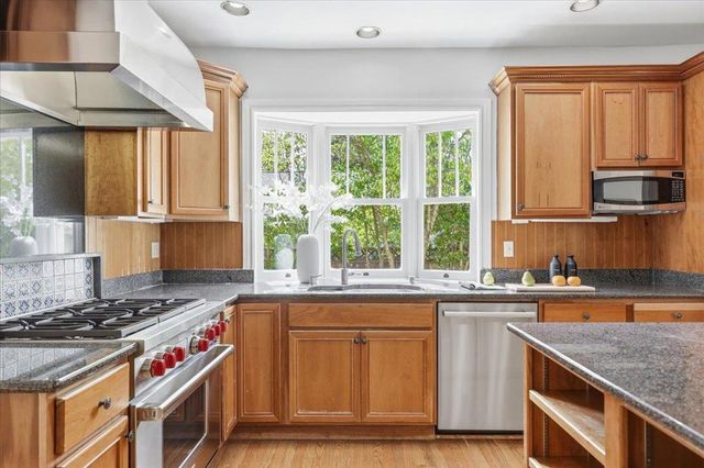 620 Vera Avenue, Redwood City, CA 94061