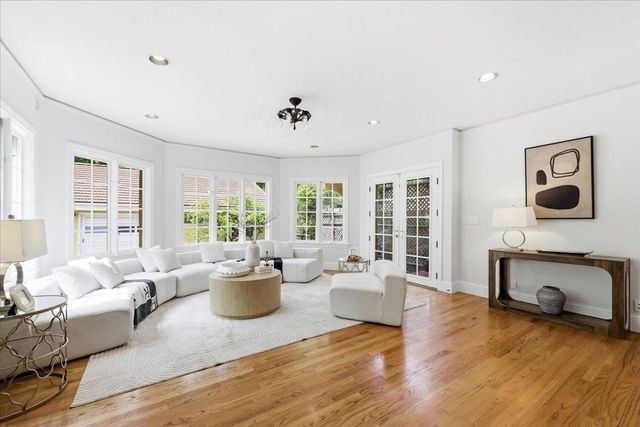 620 Vera Avenue, Redwood City, CA 94061