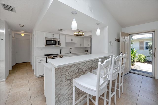 3139 38TH STREET S A, St Petersburg, FL 33711