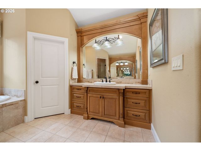 4332 Se 166TH Ct, Vancouver, WA 98683